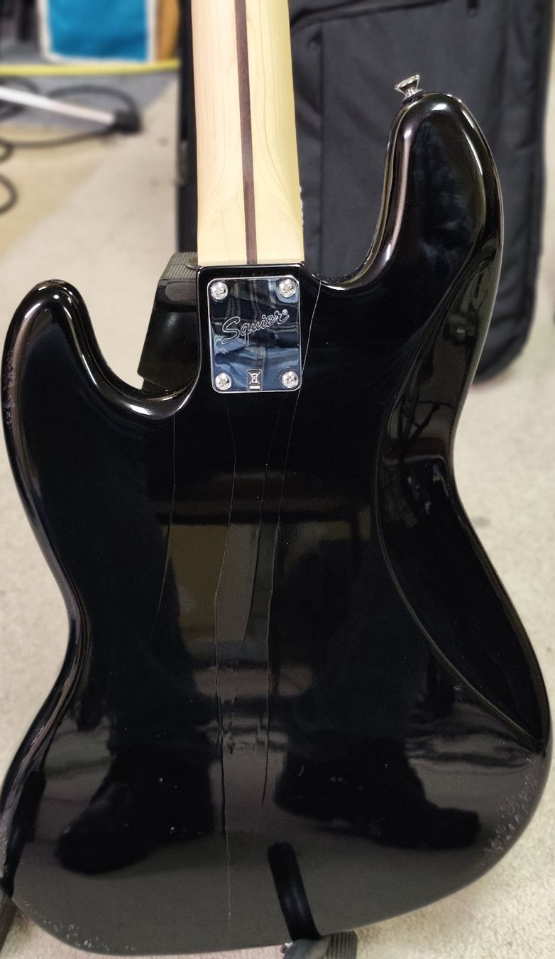 Squier Strumenti musicali: Squier Jazz Bass – Usato da Les Avanchets venduto da Jackjack 4