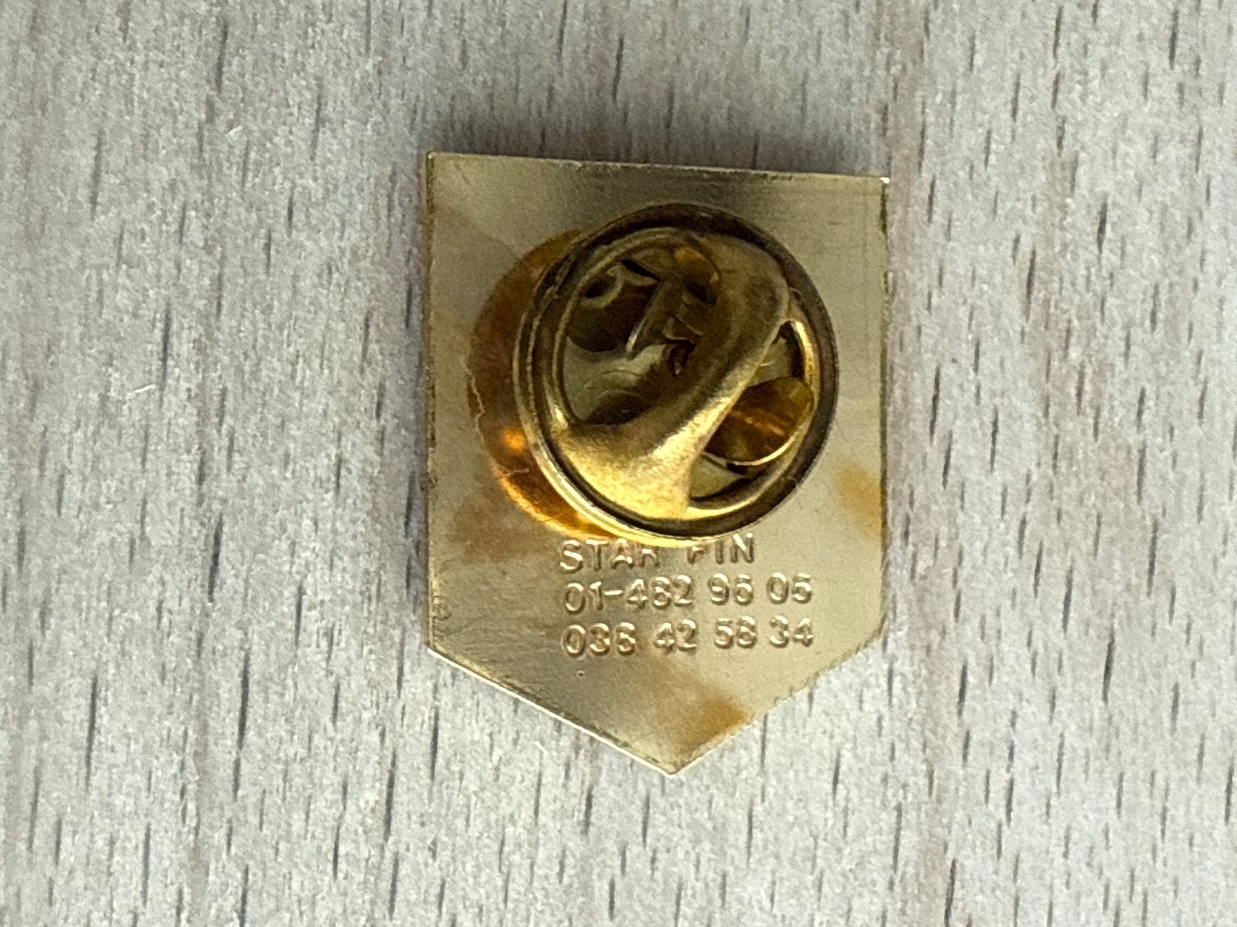 Placchette & Badge: Pin Feuerwehr Urdorf – Usato da Glattbrugg venduto da Schweigmatt 1