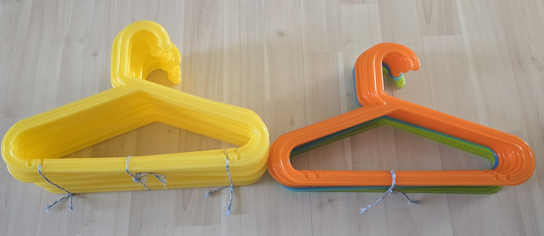 Appendiabiti: 89 Stk Kinderkleiderbügel – Usato da Murgenthal venduto da schnaeppli1.0 6