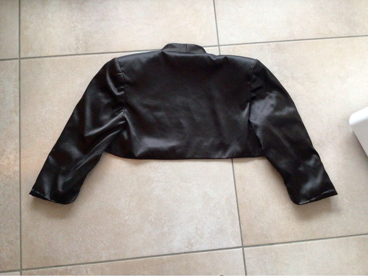 Boleros: Bolero Barbara Schwarzer 36 – Gebraucht aus Minusio von liam04 2