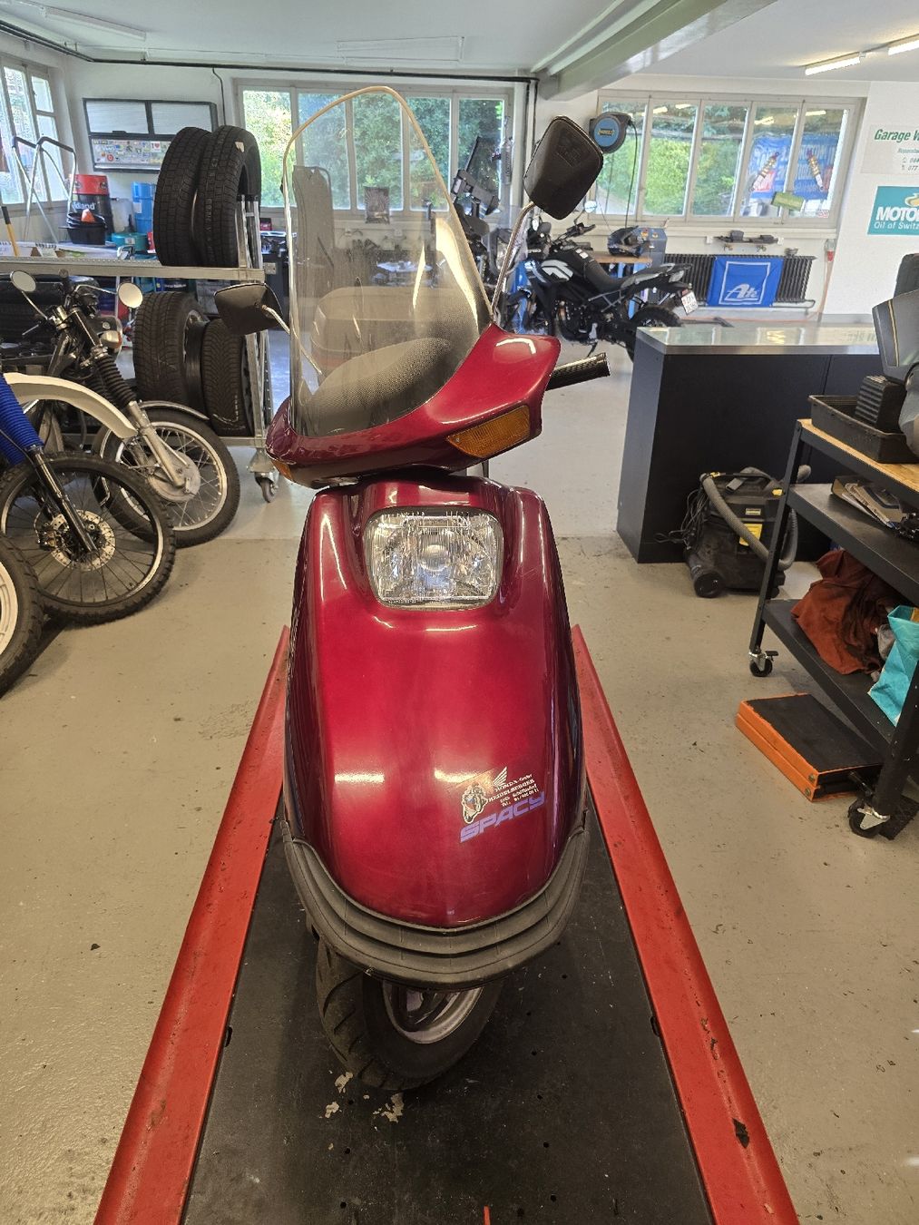 Honda Scooter: Roller Honda Spacy 125 rot mit Topcase – Difettoso da Zürich venduto da LucasOuteda