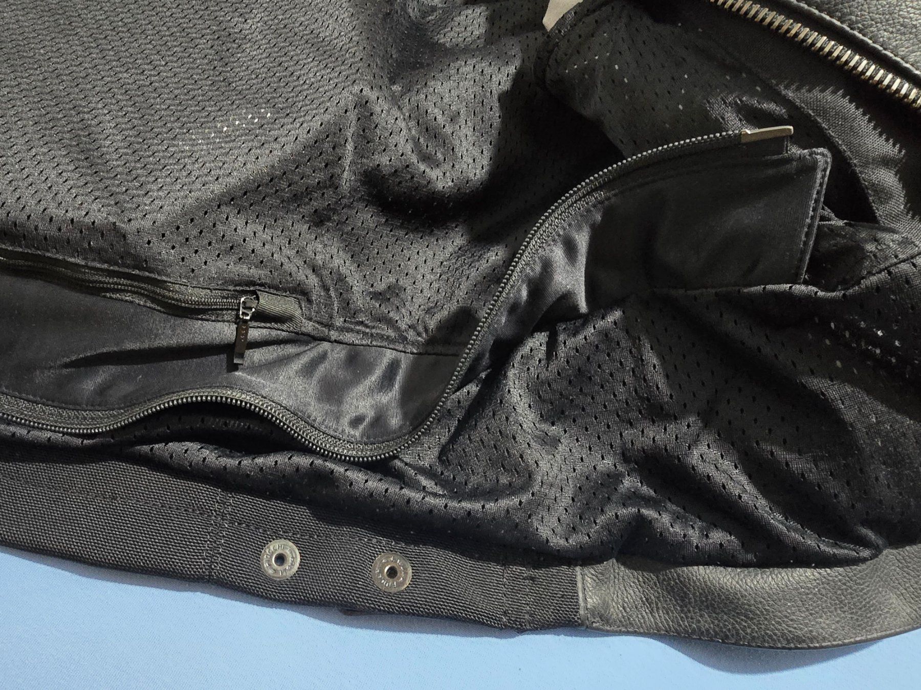 Dainese Giacche: Dainese Motorradjacke schwarz – Nuovo (secondo la descrizione) da Bassersdorf venduto da Tappi1 9