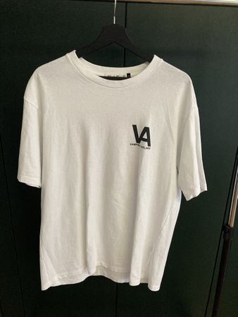 Undercover • Vampire Airlines • White • 4