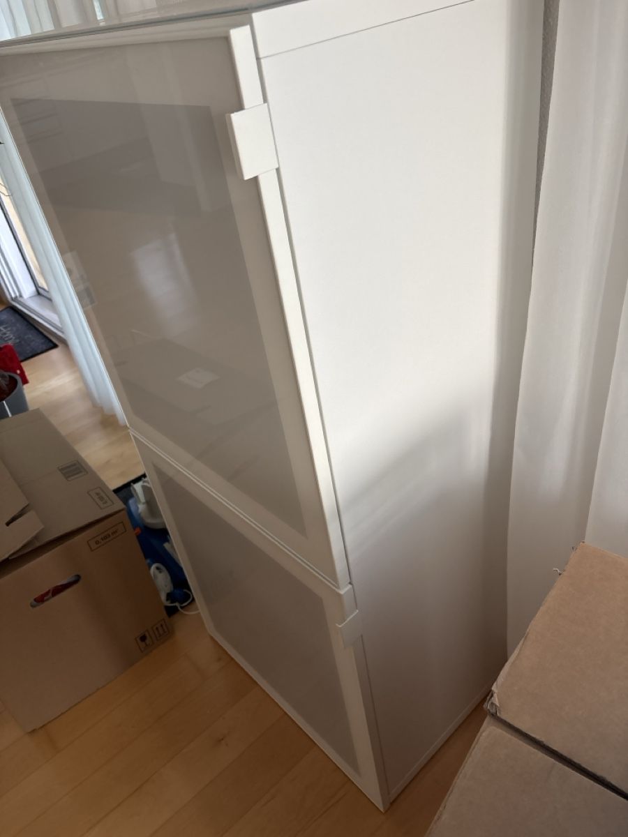 Ikea Vetrine: Milchglasvitrine – Usato da Russikon venduto da Andres8 1