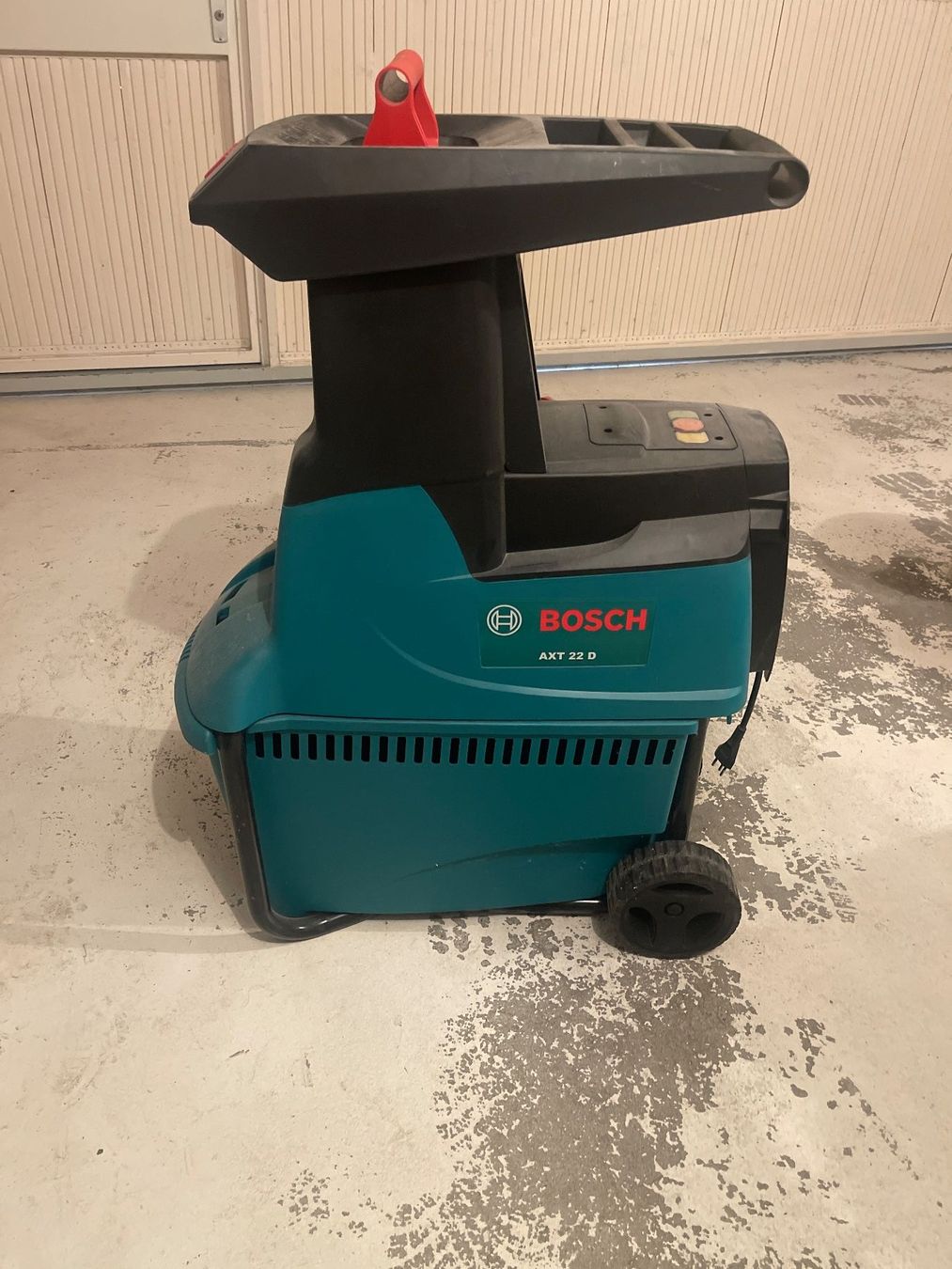 Bosch Déchiqueteuse: Häcksler Bosch AXT 22 D – D'occasion à Rafz par cloudflight15