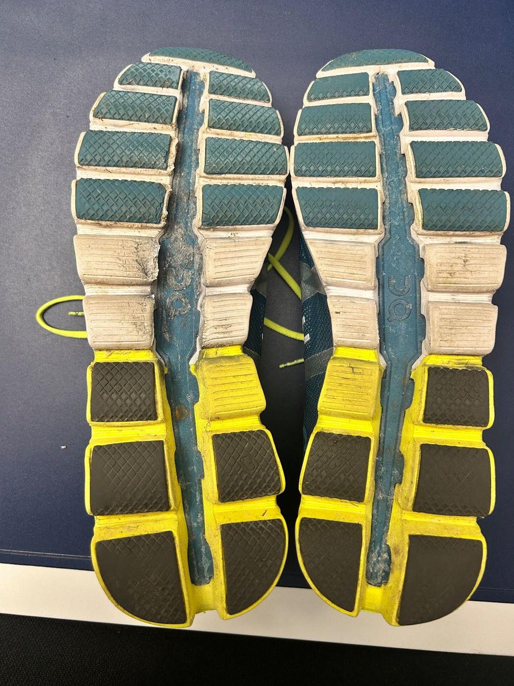 On Scarpe da uomo: ON Cloudflow Laufschuhe Herren Gr. 45 👟 – Usato da Sursee venduto da Engel19 6