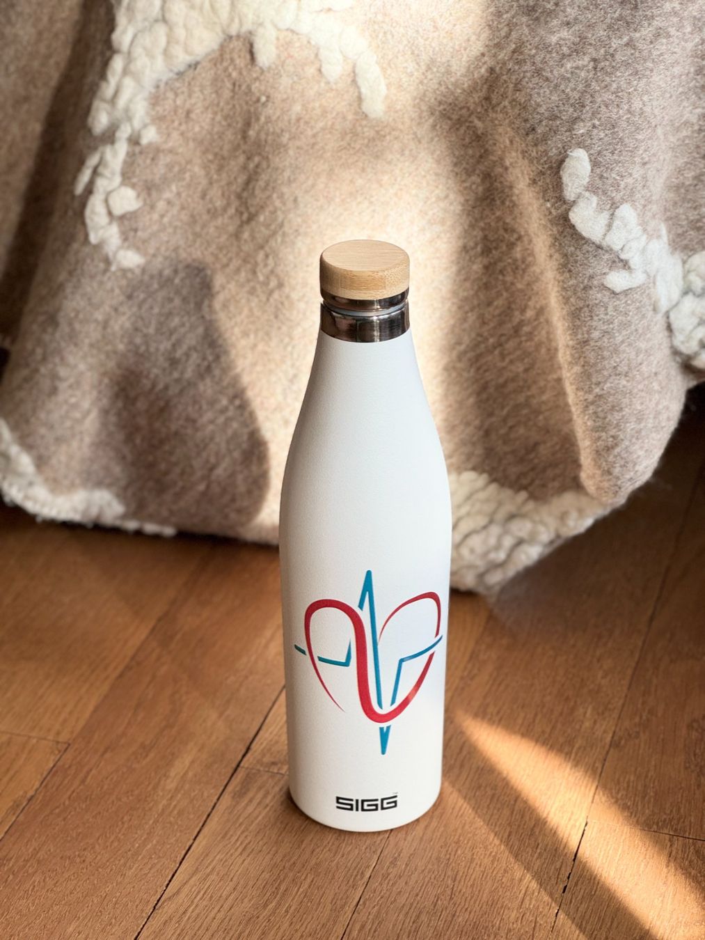 Sigg Gourdes & Thermos: SIGG Thermo Trinkflasche 0.5L – Neuf (Voir description) à Riehen par lor_d5w8