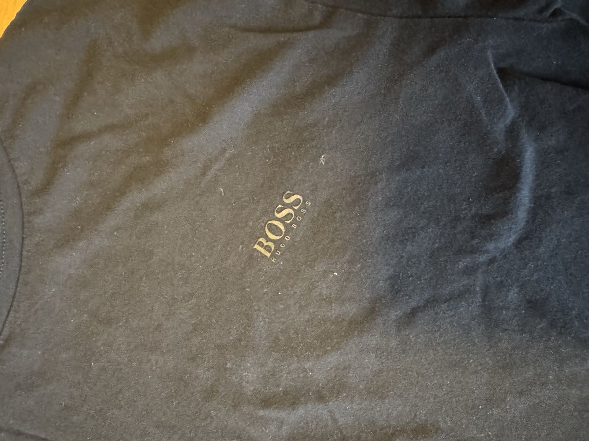 Hugo Boss T-Shirts: Hugo Boss shirt XL – Gebraucht aus Uerikon von Petersli 1
