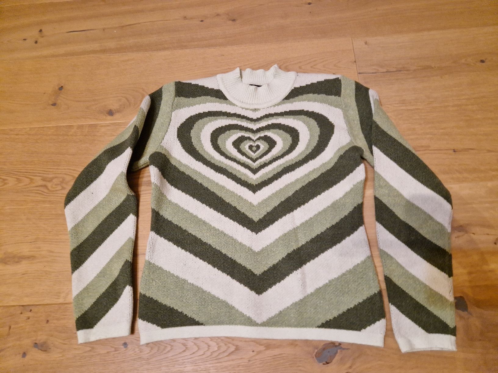 Maglioni & Felpe: Stylischer Cider Pulli Herz Gr. S Vintage Look grün – Usato da Mellingen venduto da BiBi.16