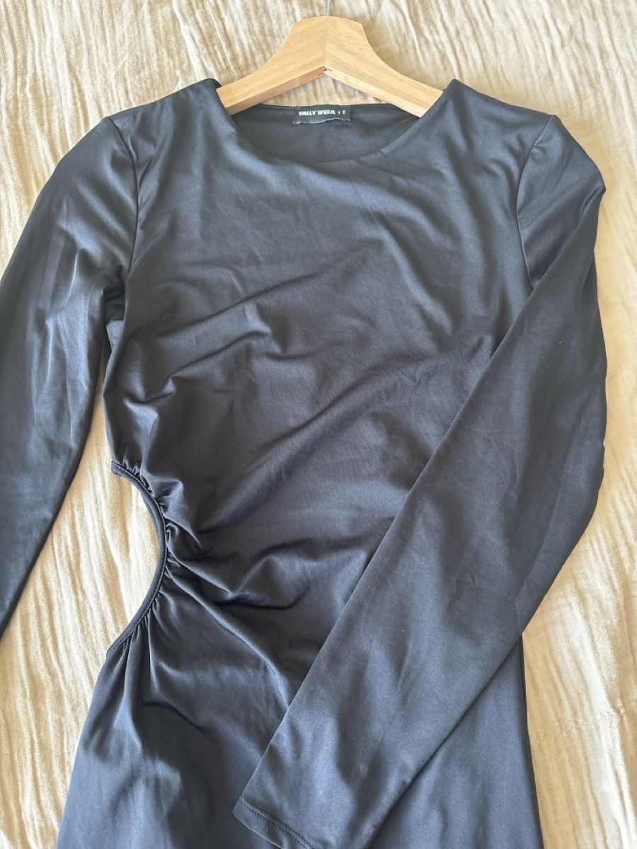 Vestiti: Kleid schwarz langarm Grösse S neuwertig – Usato da Burgdorf venduto da iliria.a