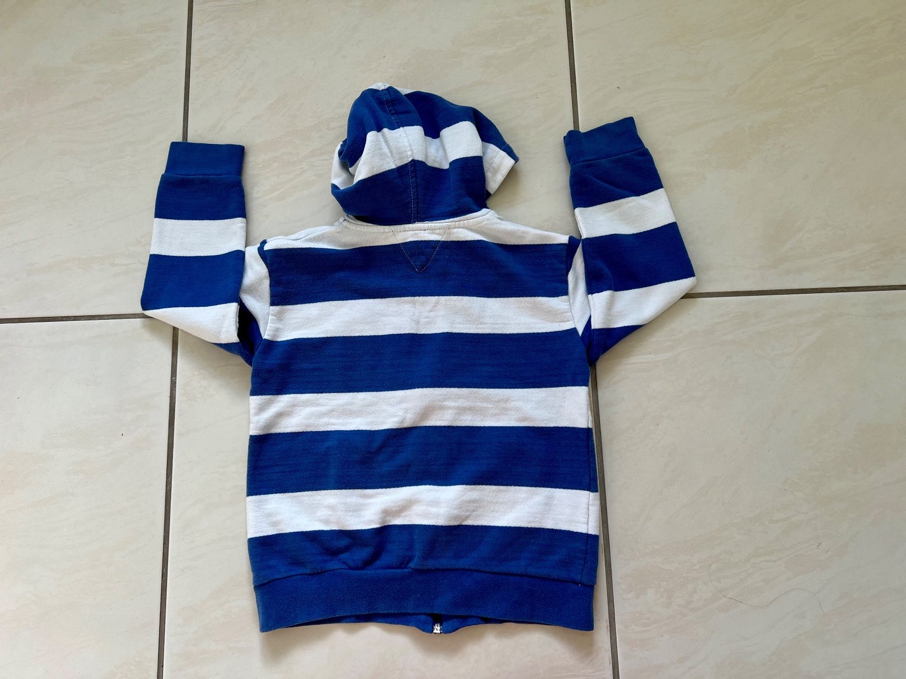 Giacche: Sweatjacke Hoodie 116 – Usato da Lupsingen venduto da Aniorek 2
