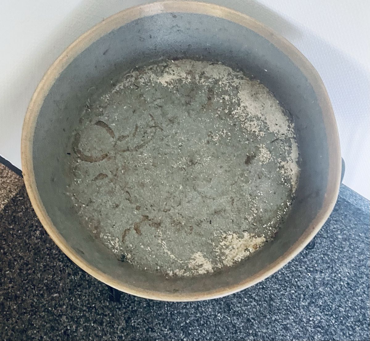 Vasi per fiori: Metallschale auf Beinen,  gebraucht – Usato da Au ZH venduto da Jaggy4 1