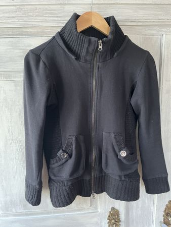 Schwarze Strickjacke mit Reissverschluss, Grösse M