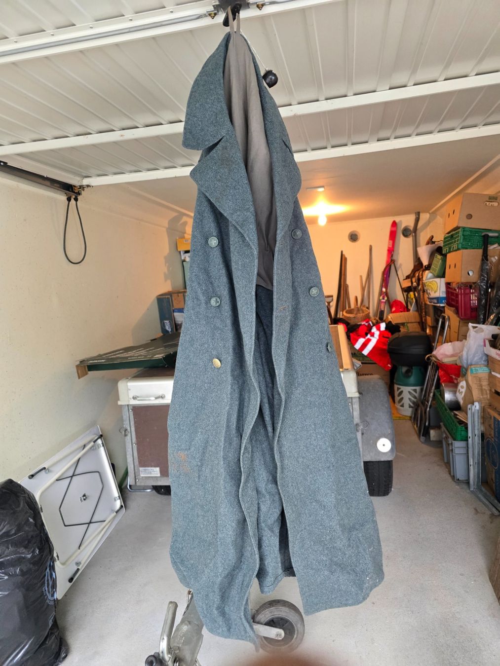 Schweizer Armee Uniformen: Schweizer Armee Mantel – Gebraucht aus Emmenbrücke von bagger58