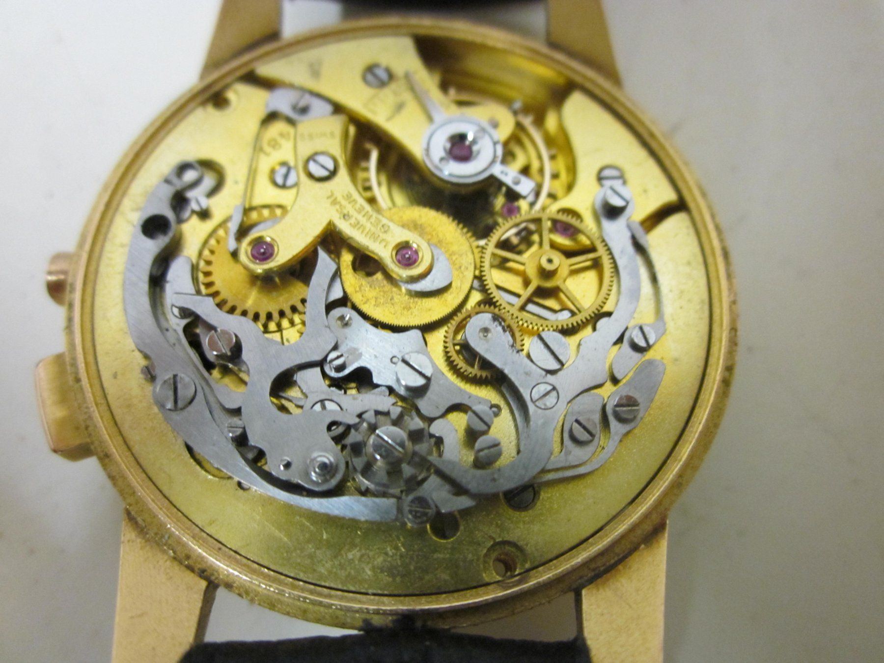 Universal Genève Uhren: UNIVERSAL GENEVE TRI COMPAX OR Chronomètre 1940 Défectueux – Defekt aus Grand-lancy von  2