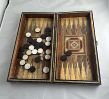 Orientalisches Backgammon / Tavla Spiel aus Holz mit Perlmut
