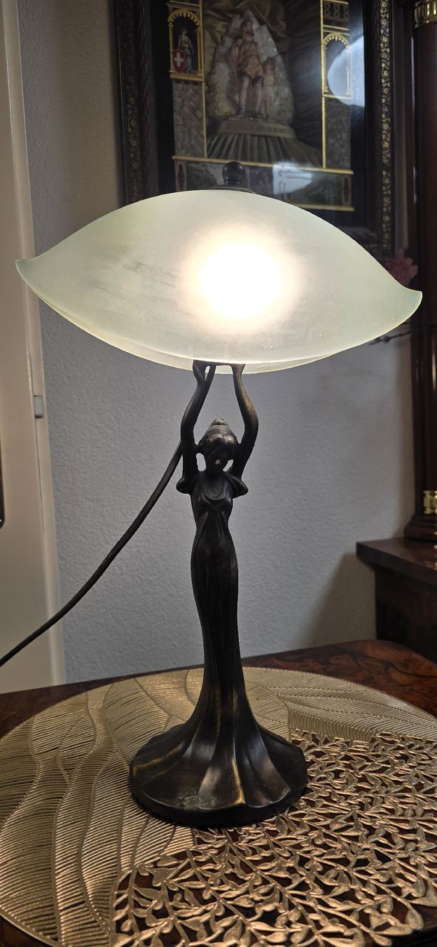 Lampade: Jugenstil Bronze Lampe, Tischlampe – Usato da Kaufdorf venduto da Nati-Nati