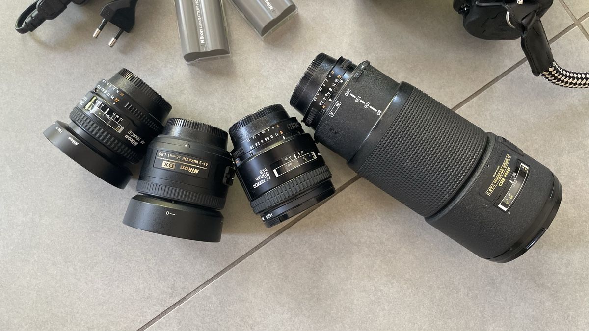 Nikon Appareil photo: Nikon D700 + objectifs et accessoires  – D'occasion à Auvernier par oli_q2nf 1