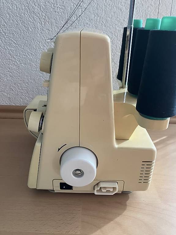 Pfaff Nähmaschinen: Pfaff Overlock 776 (Defekt) – Defekt aus Reigoldswil von Znarf071 1
