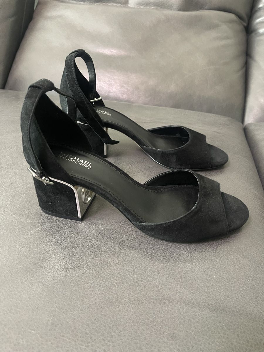 Michael Kors Damenschuhe: Michael Kors Sandalen original 37,5 – Gebraucht aus Dübendorf von olh_rs5r