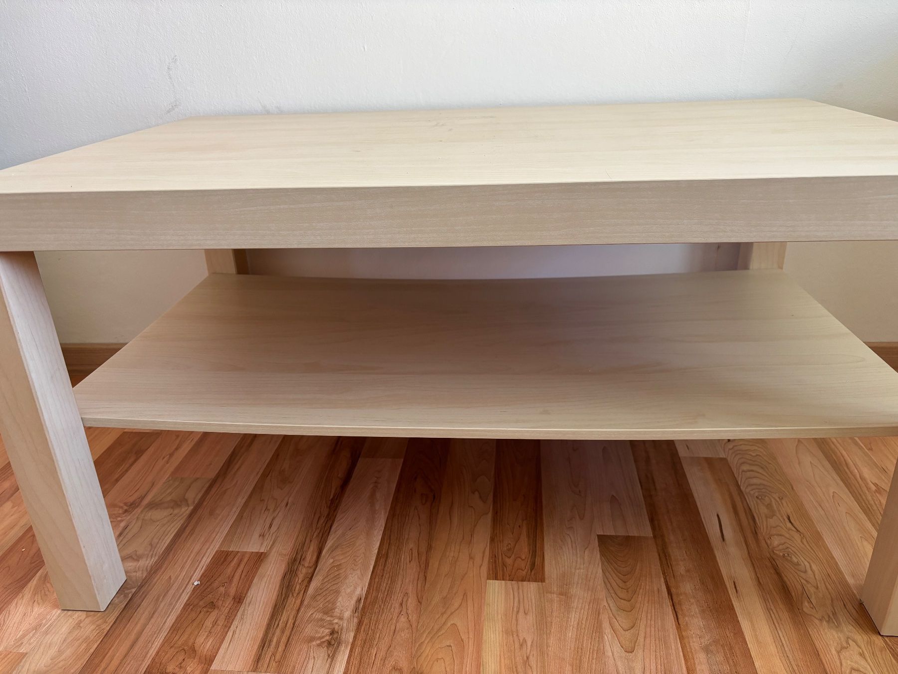 Ikea Tables: Couchtisch aus Holz mit Ablagefach – D'occasion à Steinach par jas_r5q9 1