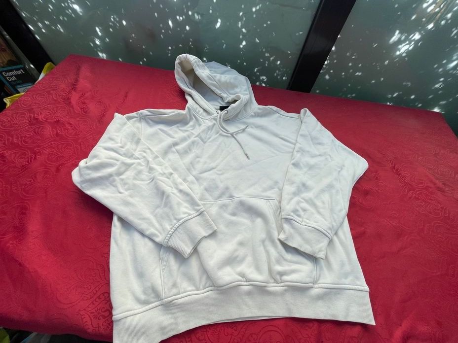 H&M Pulls & Sweat-shirts: Herren Pullover Hoodie weiss Loose fit S – D'occasion à Bergdietikon par antovale