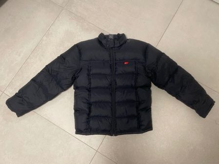 Nike Daunenjacke Gr M Schwarz, Perfekt für kalte Tage!