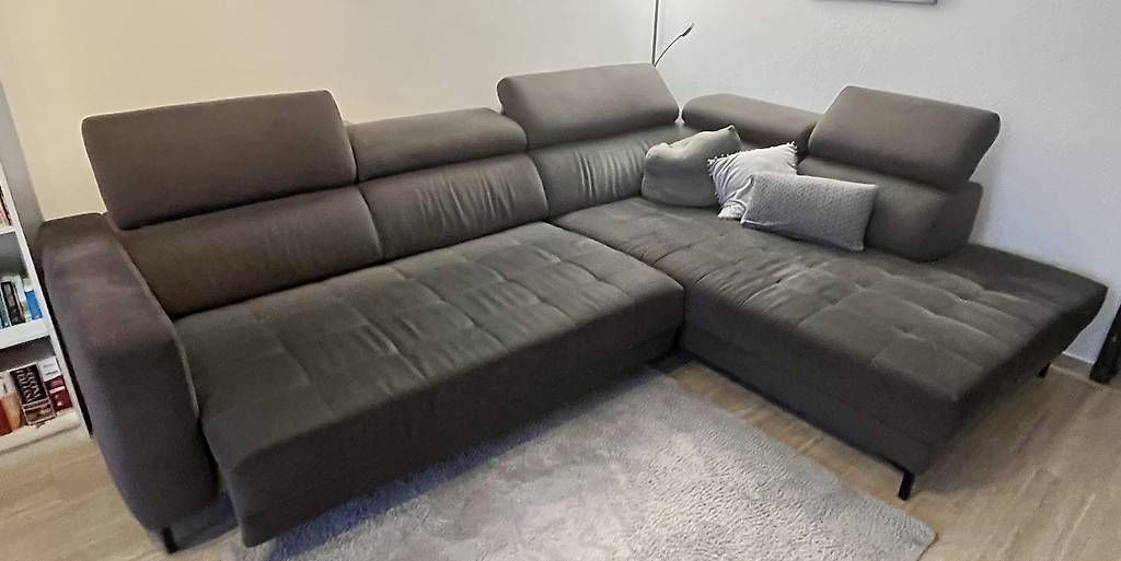 Divani: Divano angolare, letto, con presa usb  – Usato da Paradiso venduto da giu_hk25 2