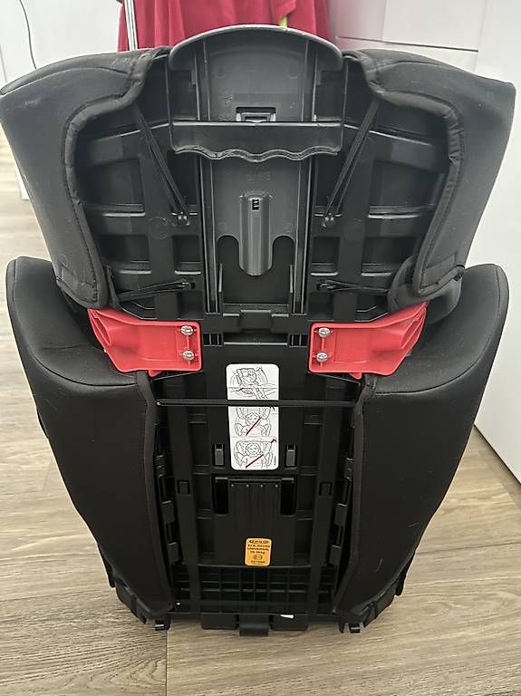 Sièges auto: Kindersitz  – D'occasion à Bürglen TG par olg_v7f7 2