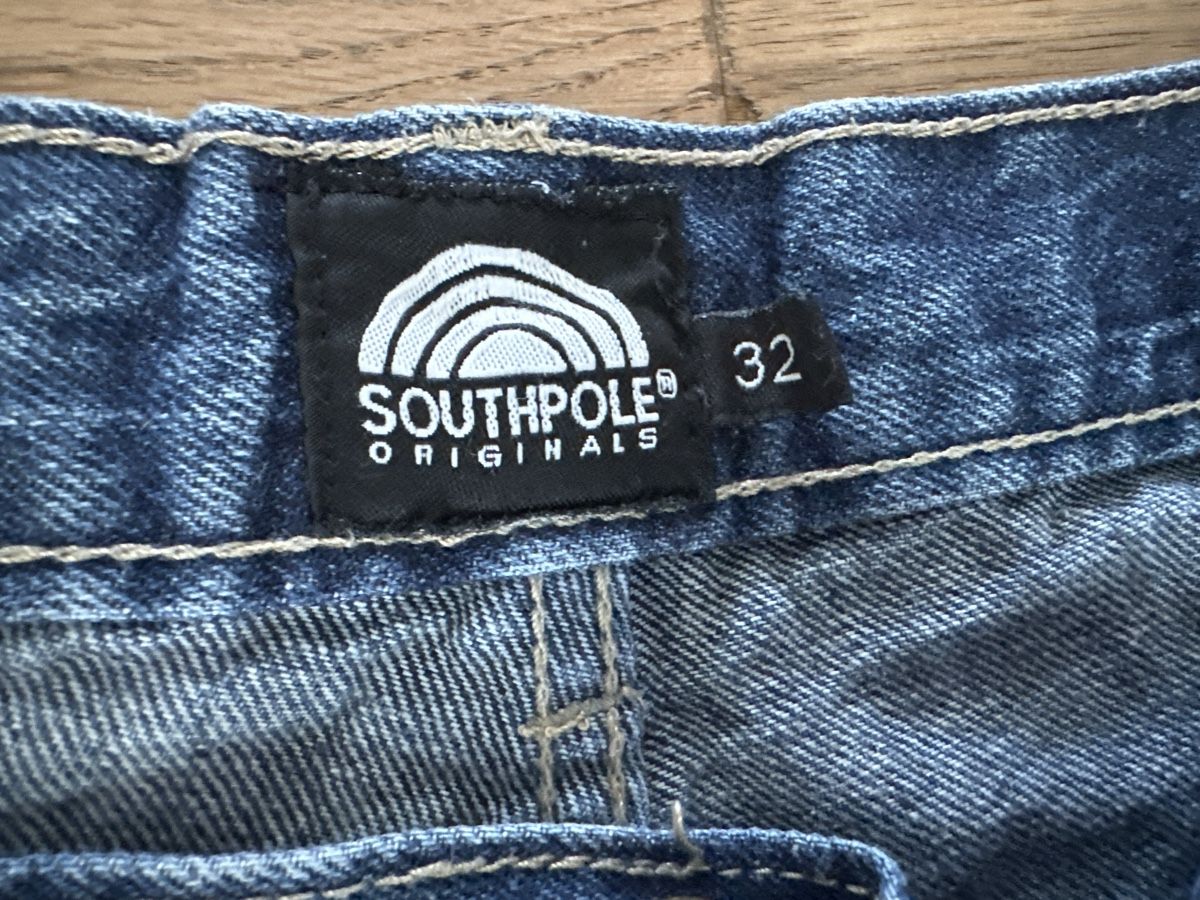 Jeans: Coole Jeanstaschen-Hose, Grösse 32 – Usato da Seon venduto da Melanie82 2