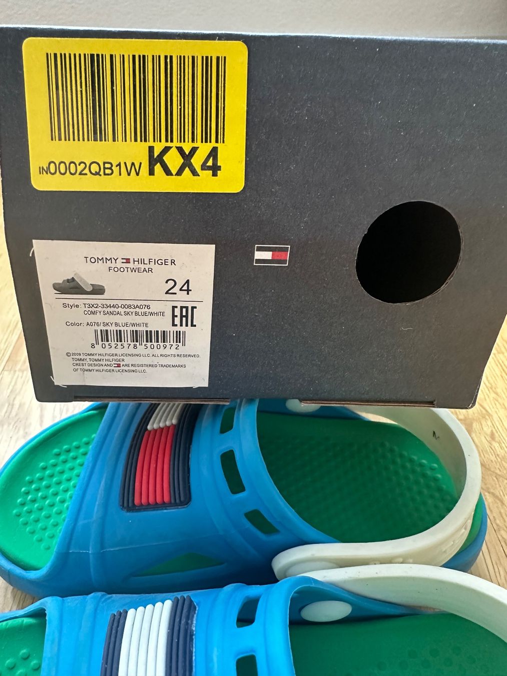 Tommy Hilfiger Scarpe per ragazzi: Tommy Hilfiger Badeschuhe Kinder Gr. 24 – Usato da Unterägeri venduto da StefanGekko 1