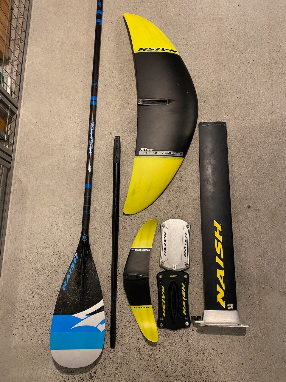 Naish Tavole da surf e di nuoto: Naish Hover Crossover Surfboard 120 inkl. Foil Jet 1650 – Usato da Davos Dorf venduto da feelthebiit 3