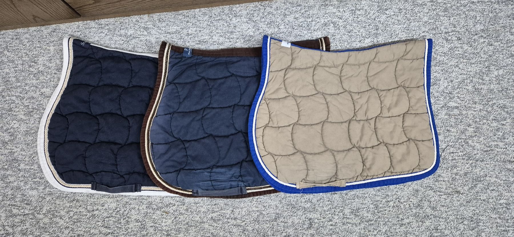 Coperte: 3. Springschabracken Anna Scarpati – Usato da Zwillikon venduto da Nic_Brg