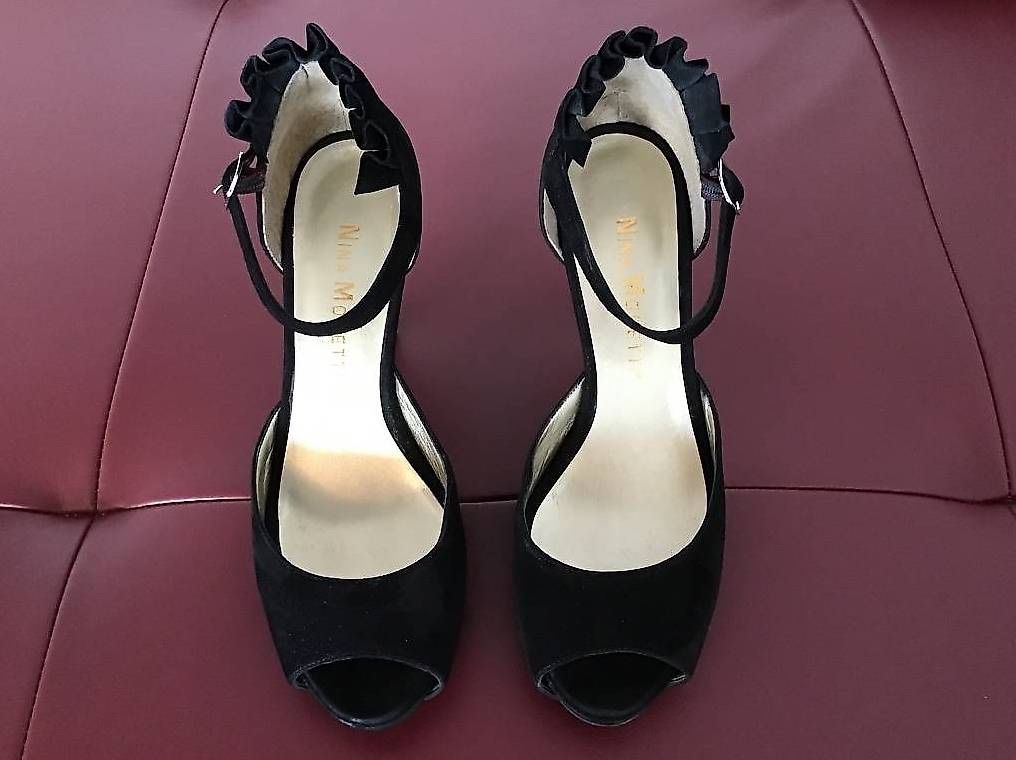 Chaussures femmes: Sandales en cuir – D'occasion à Neuchâtel par sta_7qfy
