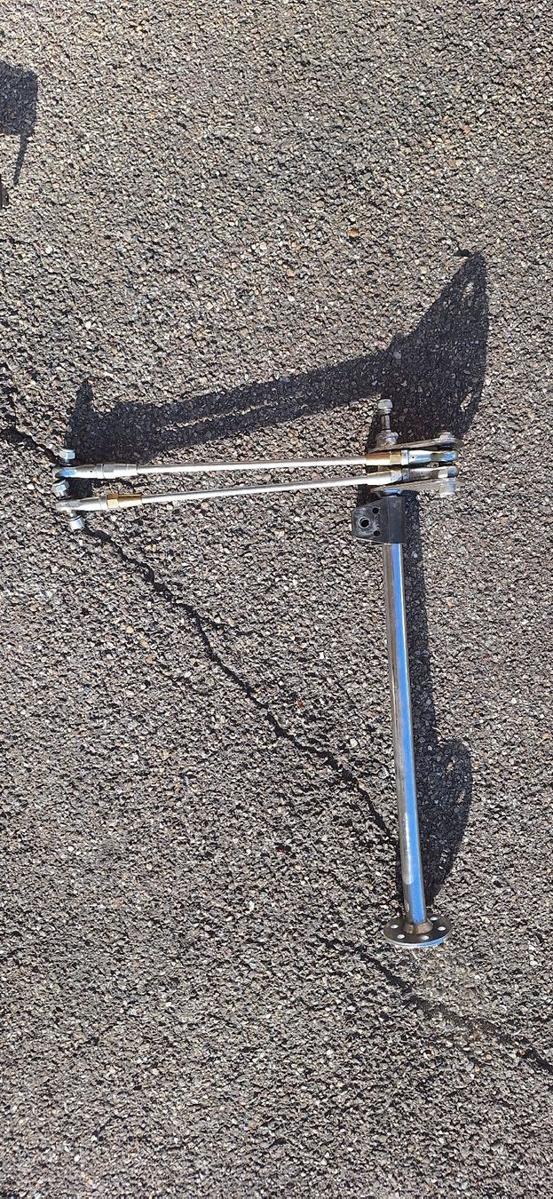 Karts: Kart Lenksäule mit Lenkstangen – D'occasion à Bassersdorf par car_m2l7