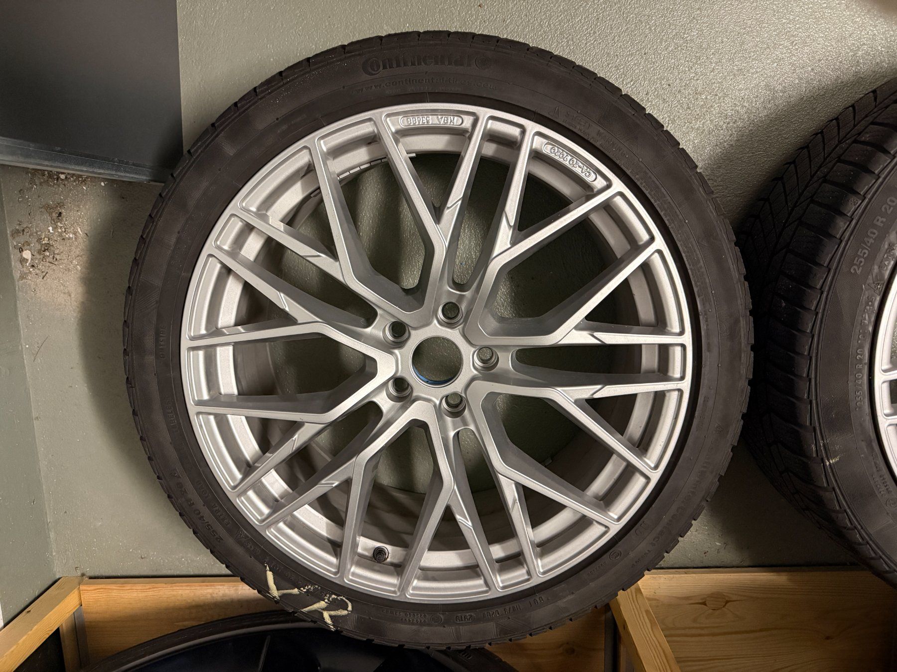 Pneus & Roues: Tesla Model Y Winterräder – D'occasion à Wollerau par Schellfisch 1