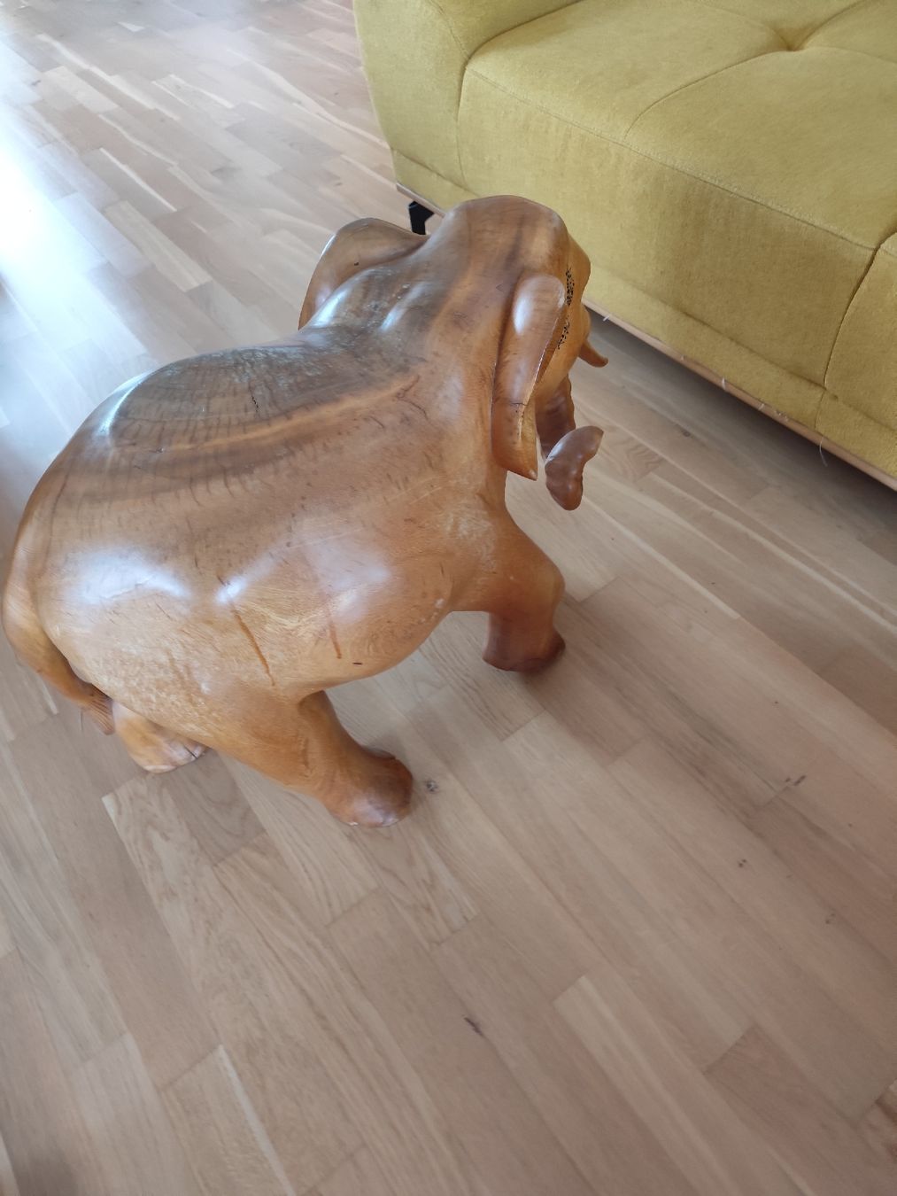 Statuette: Holzelefant  – Usato da Grossdietwil venduto da bie_2bn5 3