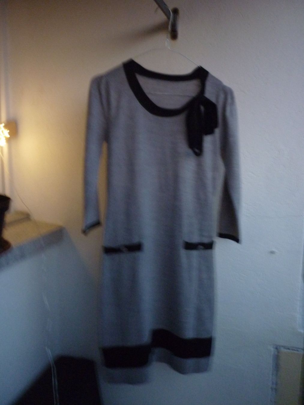 Maglioni & Felpe: Eleganter Long Pulli Grau - Schwarz Gr.36 – Nuovo (secondo la descrizione) da Niedergösgen venduto da Happy-7