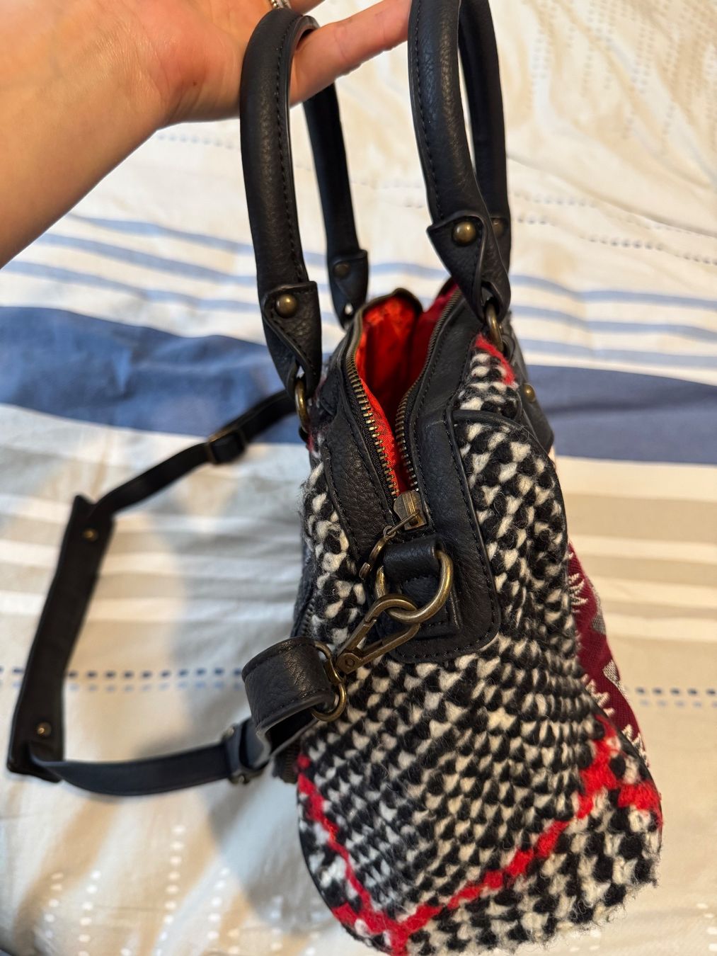 Desigual Borse da donna: Sac à main Desigual véritable neuf – Nuovo (secondo la descrizione) da Grand-Lancy venduto da cha_6sgz 6