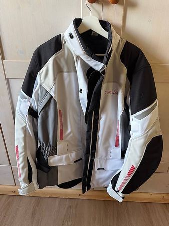 Damen Motorradjacke und Helm Neu