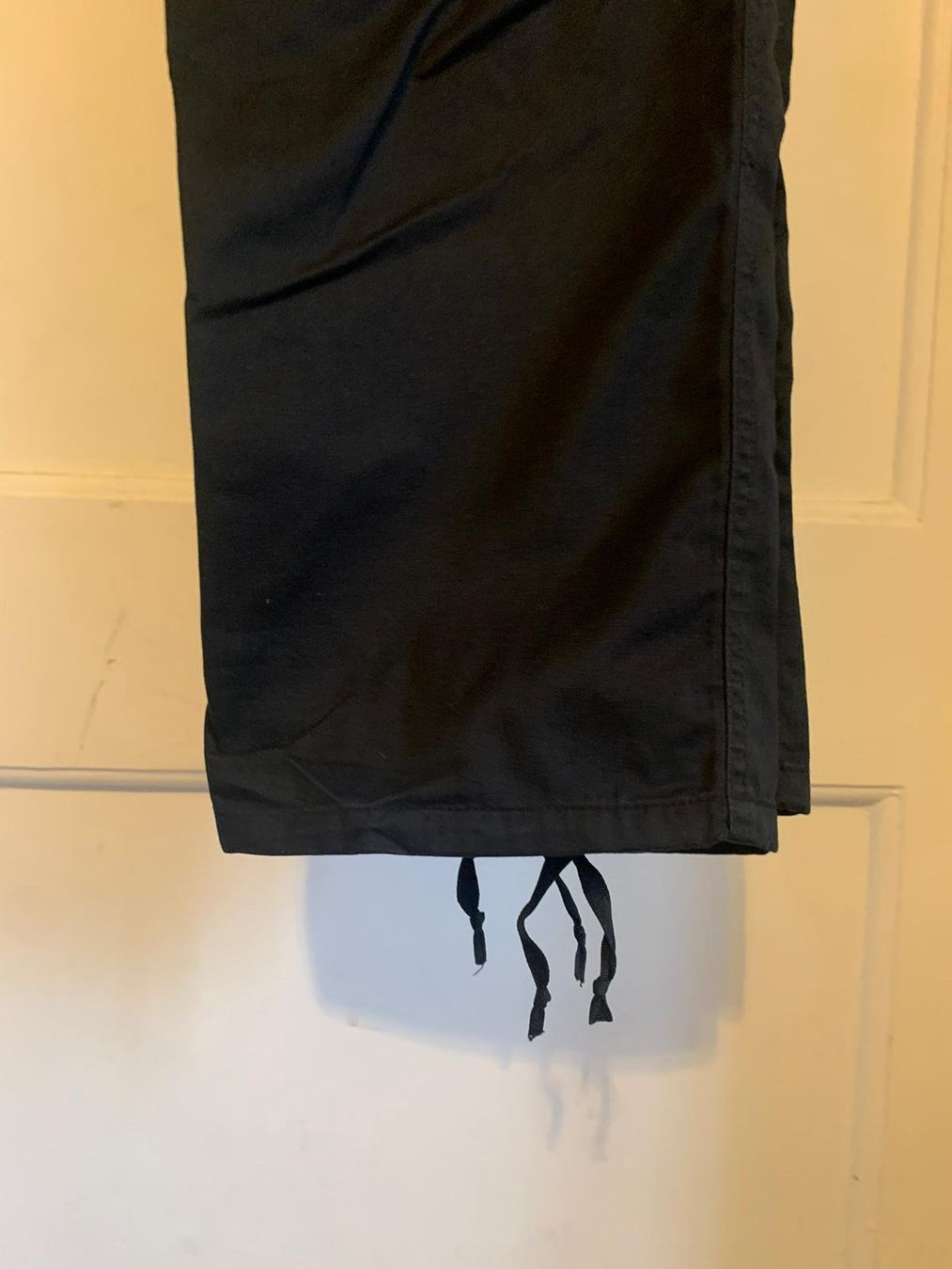 Pantaloni: Unbranded - Black workwear cargo pants – Usato da Montreux venduto da abientotleo 5