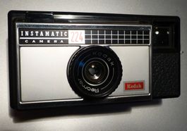 Kodak Instamatic 224. Manuelle Belichtung nach Wettersymbole