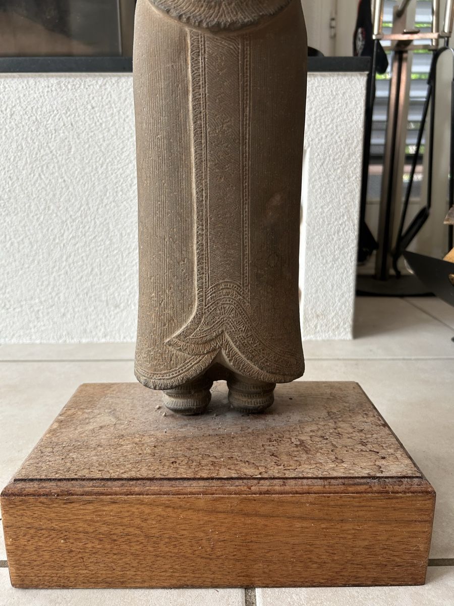 Figuren: Apsara Figur aus Stein 12. JH – Gebraucht aus Bremgarten AG von Roysteffen 3
