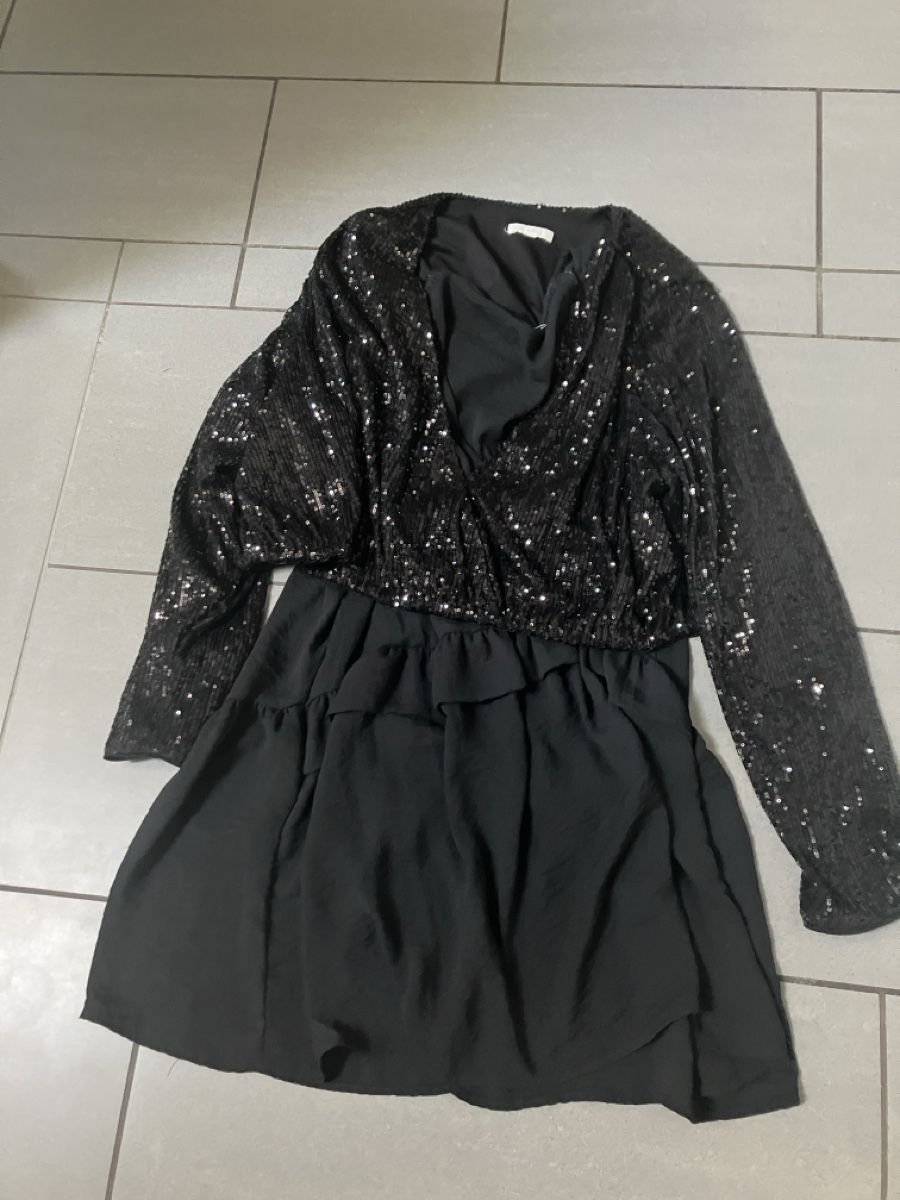Lotti di vestiti: Schönes Set von Studio,Kleid,u.Oberteil.Gr38/40.Versand – Usato da Rüdlingen venduto da Schnoegli2007