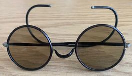 Antike Sonnenbrille mind. 100 J. - vielleicht wieder Trendy