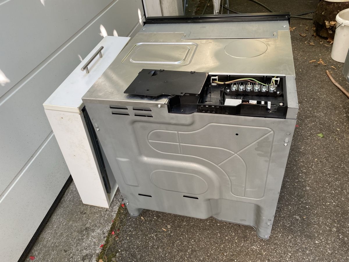 V-Zug Forni: Backofen, ZUG Combair V600 weiss  – Nuovo (secondo la descrizione) da Birmenstorf AG venduto da monza2011 5