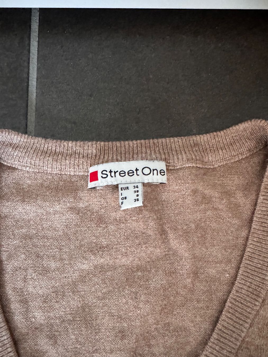Pulls & Sweat-shirts: Basic Pullover beige Street One Gr. 34 – D'occasion à Rothrist par Fondgruebe 2