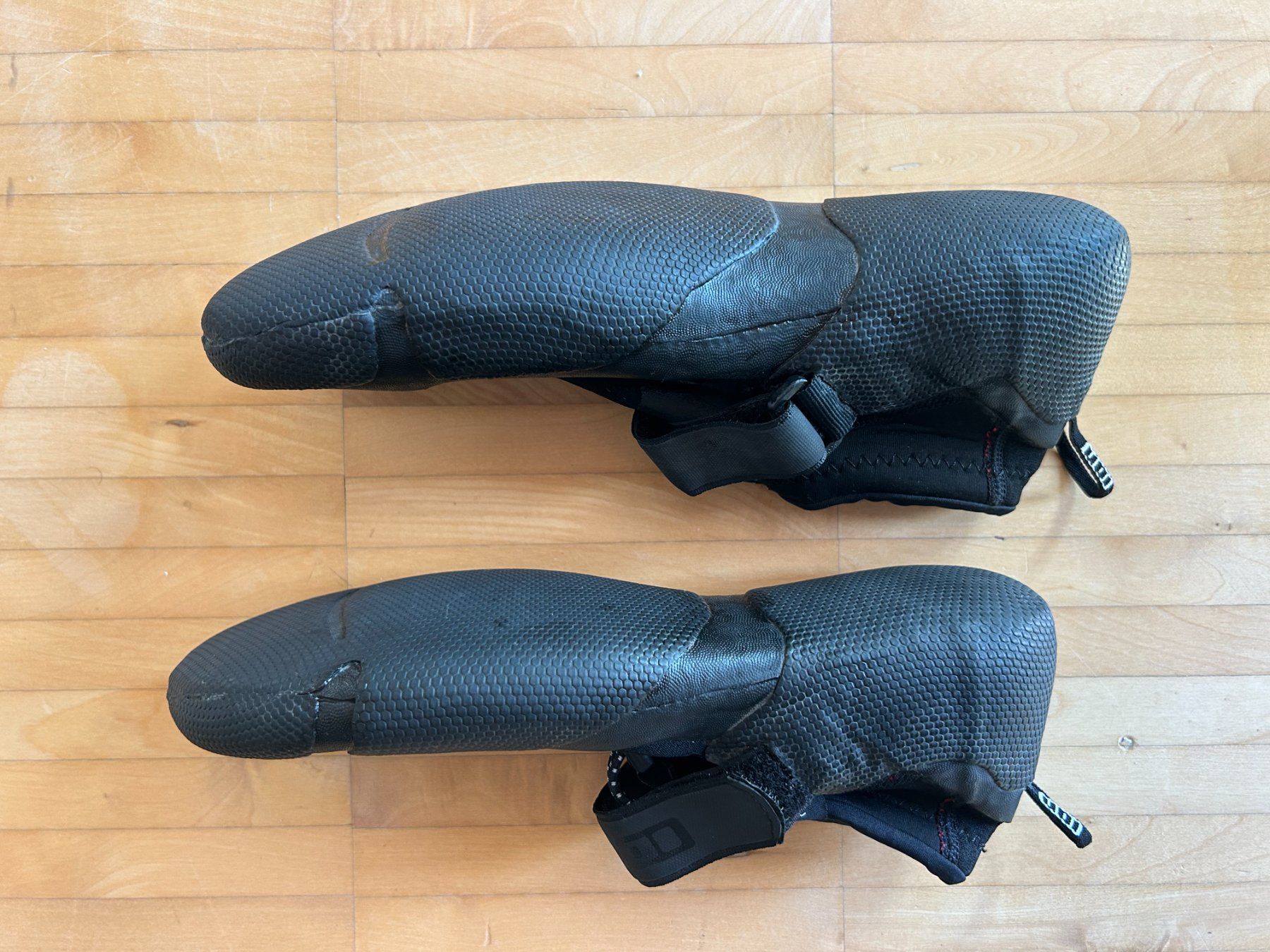 Scarpe da uomo: Neopren Surf Wasser Schuhe – Usato da Bilten venduto da 1000mille 2