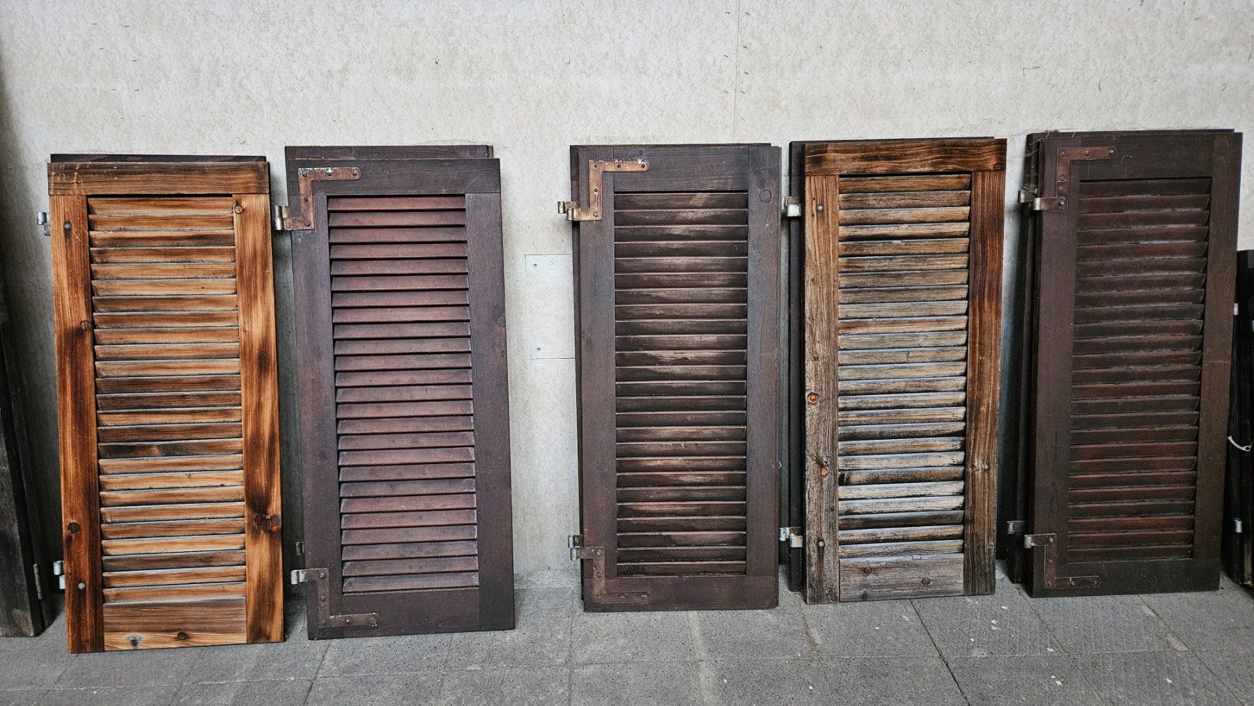 Fensterläden: Holzfensterladen – Gebraucht aus Schangnau von COBRASOL