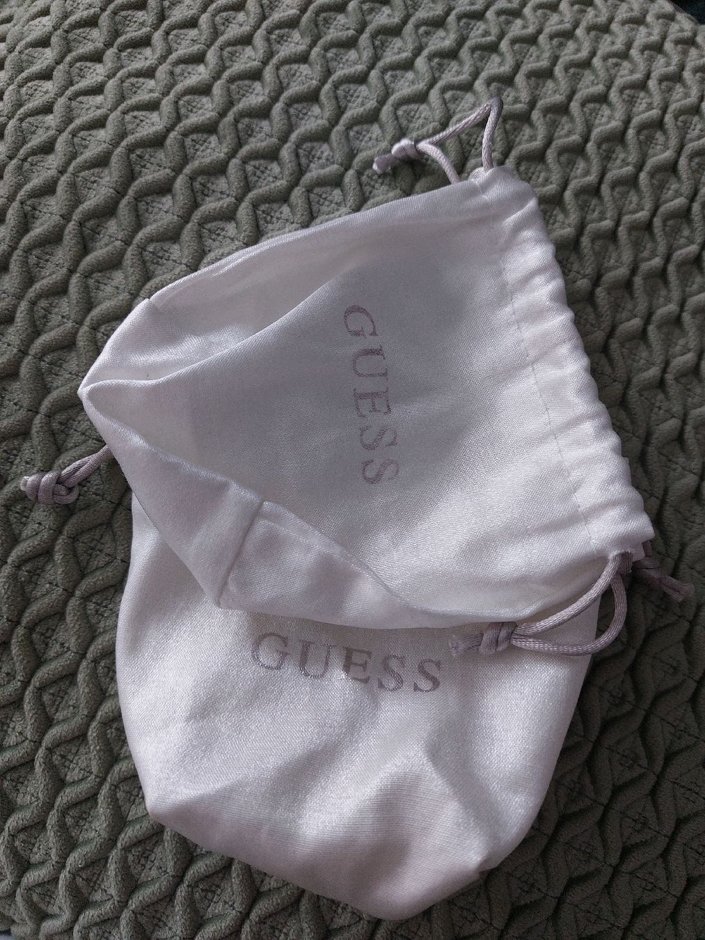 Guess Altri gioielli: Guess Kette und Armband Set silber – Usato da Muri AG venduto da ReBoutique 3